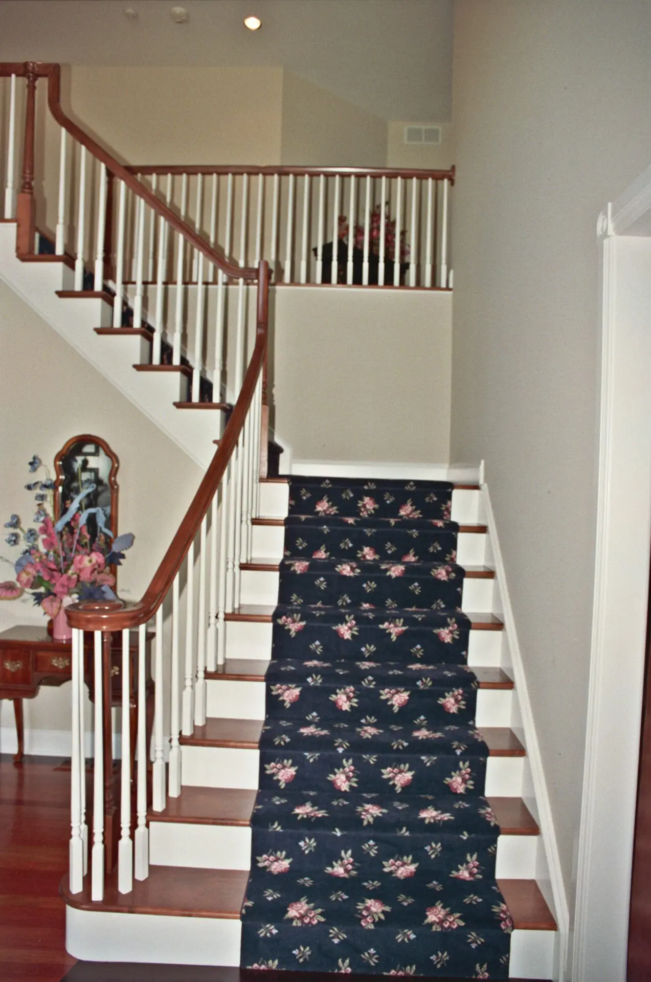 Traditional L Shaped Stair One
