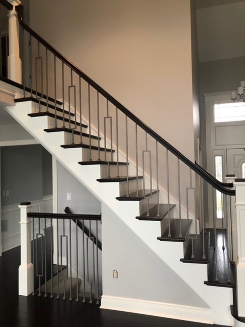Metal Balusters In Black And White Colors